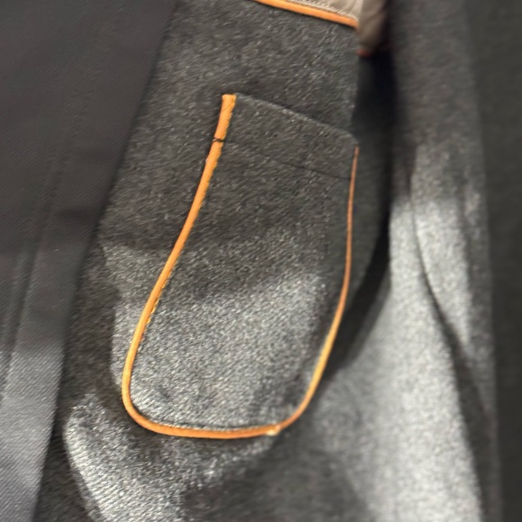 Harry Rosen overcoat with zip in liner. Excellent condition. 44 - Picture 3 of 3